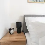 Large - 90m2 - Quiet Maisonette For 10 - 24 I 7 Check-in *