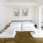 Large - 90m2 - Quiet Maisonette For 10 - 24 I 7 Check-in Apartamento