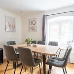 Large - 90m2 - Quiet Maisonette For 10 - 24 I 7 Check-in Apartamento