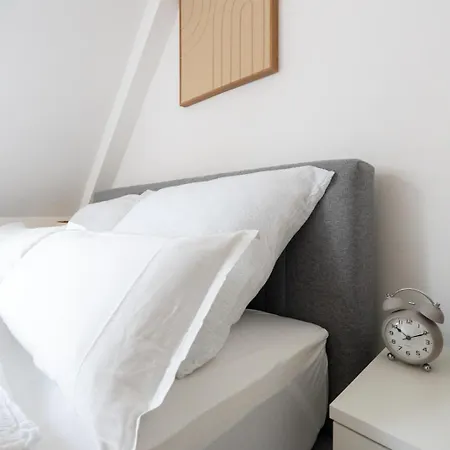 Large - 90m2 - Quiet Maisonette For 10 - 24 I 7 Check-in 카펜베르크