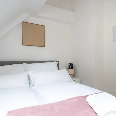 Large - 90m2 - Quiet Maisonette For 10 - 24 I 7 Check-in * 카펜베르크