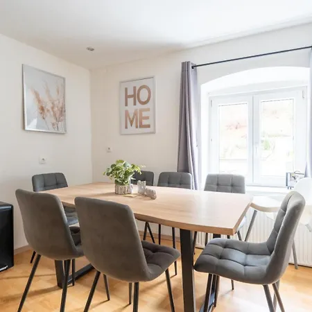 Large - 90m2 - Quiet Maisonette For 10 - 24 I 7 Check-in Apartment