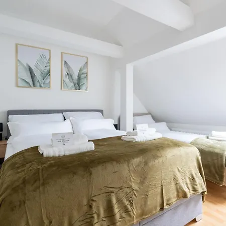 דירה Large - 90m2 - Quiet Maisonette For 10 - 24 I 7 Check-in