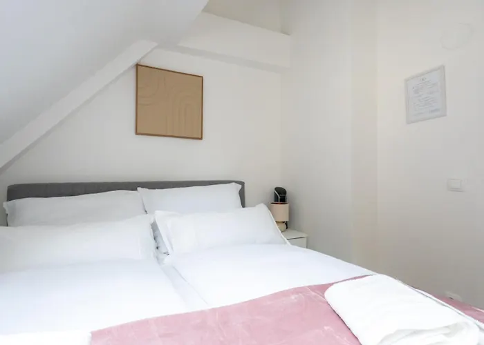 Large - 90m2 - Quiet Maisonette For 10 - 24 I 7 Check-in * 카펜베르크