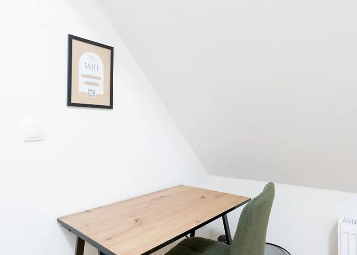 Large - 90m2 - Quiet Maisonette For 10 - 24 I 7 Check-in 카펜베르크