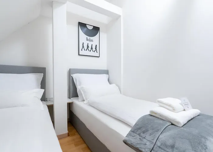 Large - 90m2 - Quiet Maisonette For 10 - 24 I 7 Check-in 카펜베르크