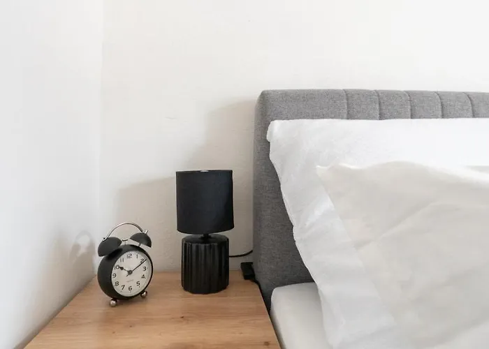 Large - 90m2 - Quiet Maisonette For 10 - 24 I 7 Check-in *