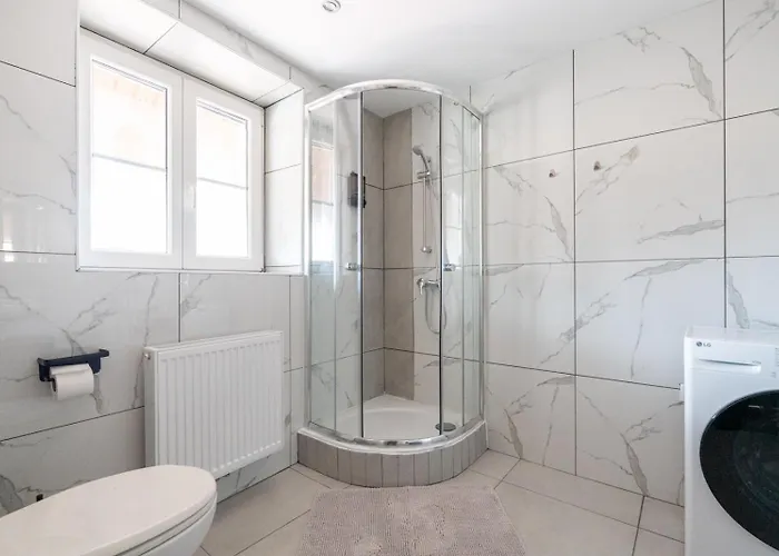 Large - 90m2 - Quiet Maisonette For 10 - 24 I 7 Check-in * 카펜베르크