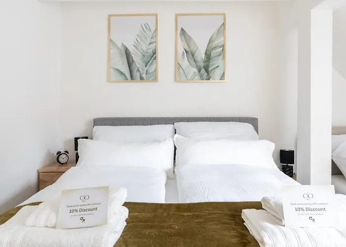 Large - 90m2 - Quiet Maisonette For 10 - 24 I 7 Check-in 아파트