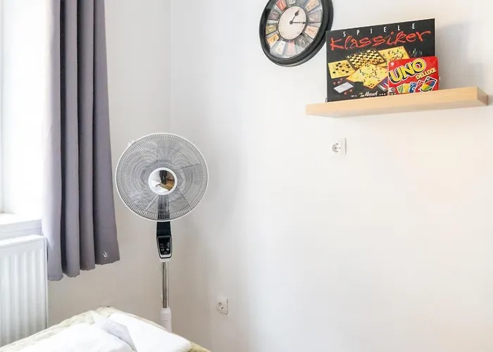 Large - 90m2 - Quiet Maisonette For 10 - 24 I 7 Check-in 아파트 *