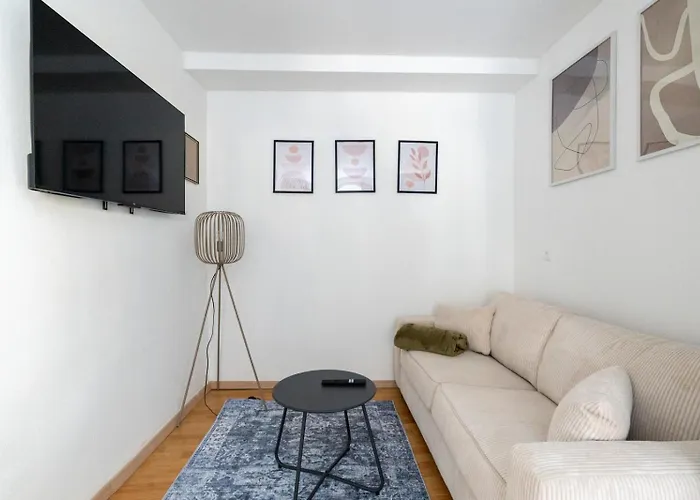 아파트 Large - 90m2 - Quiet Maisonette For 10 - 24 I 7 Check-in