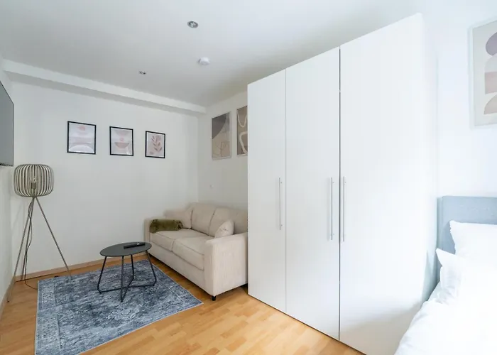 Large - 90m2 - Quiet Maisonette For 10 - 24 I 7 Check-in 아파트